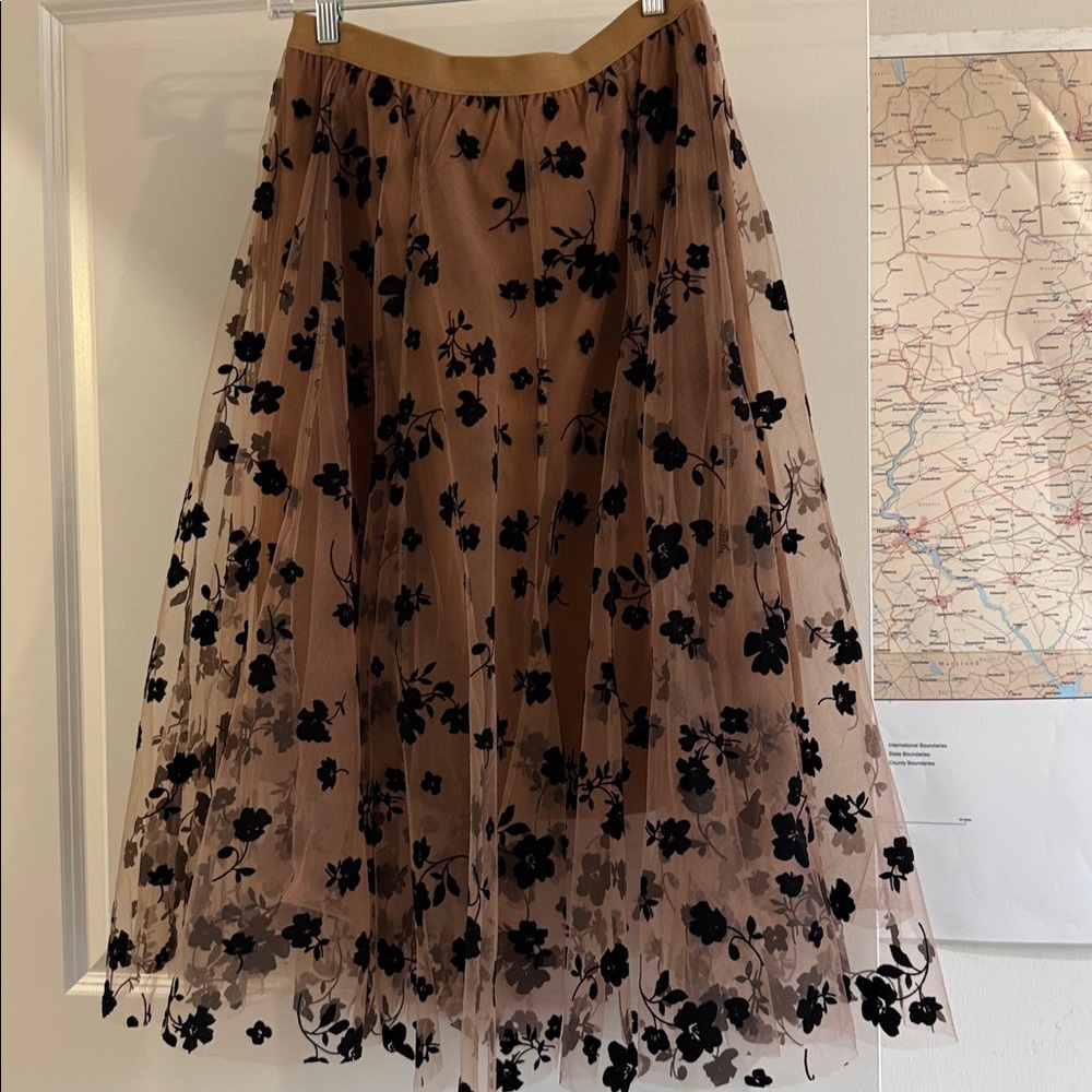 Elegant Black Floral Skirt large/xl - Picture 2 of 2